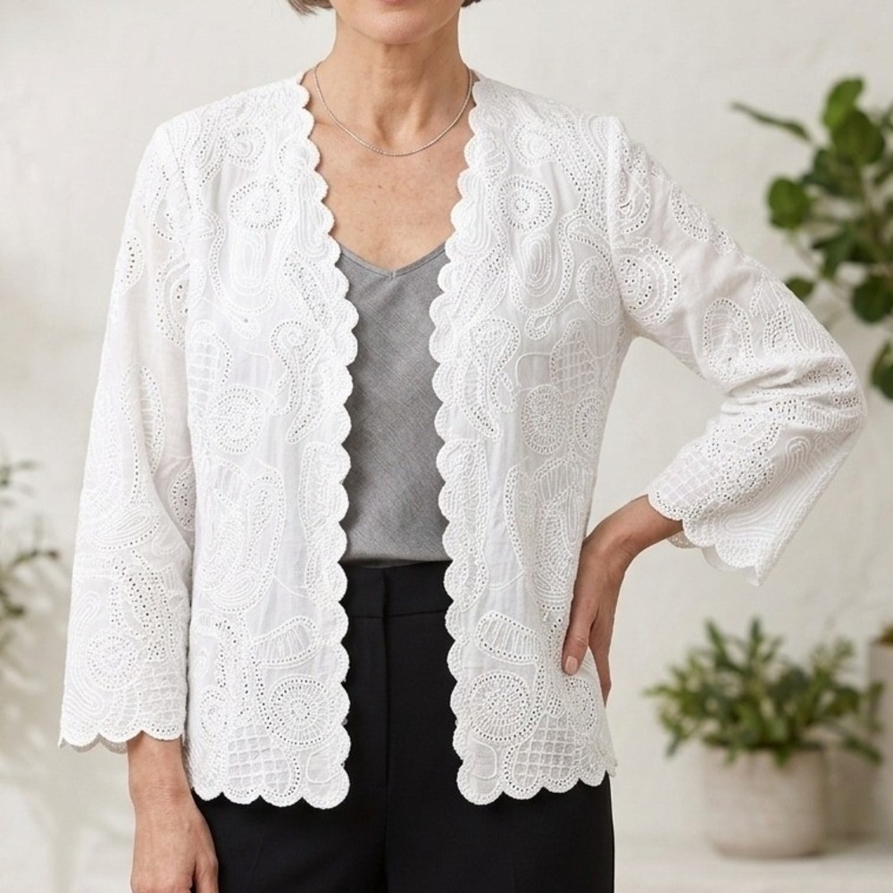 Chico's White Embroidered Scallop Resort Luxury Open Front Jacket 2 Large